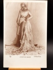 JOSEPHINE BAKER en costume de