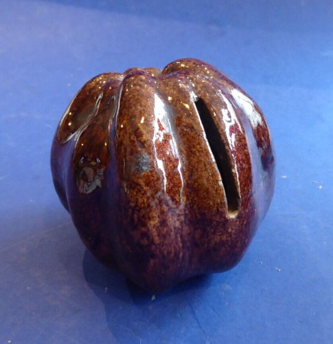 Old earthenware breaking - breaking, piggy