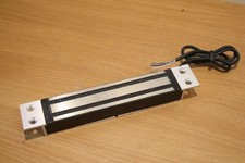 Occasion : Ventouses magnétiques 300kg PROEM PEM3ERN24 24Vdc pr issue de secours