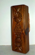 Coffin en bois sculpté Art populaire du Queyras, Alpes