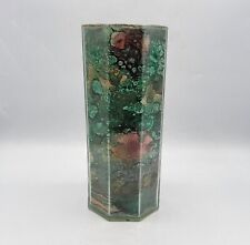 Vase octogonale en verre laqué aux tons verts signé Jean Noël Bouillet XXème