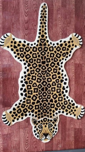 Tapis léopard 3x5 pieds fait