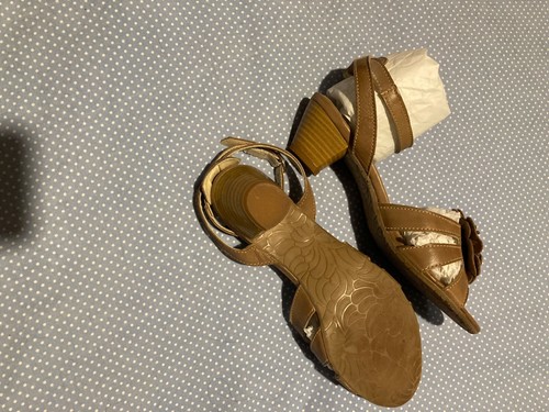 Nus pieds cuir beige - en,