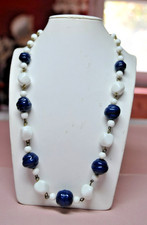 Collier ancien perles céramique BLEU MARINE ET BLANC