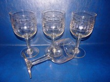 4 VERRES A VIN ANCIENS CRISTAL