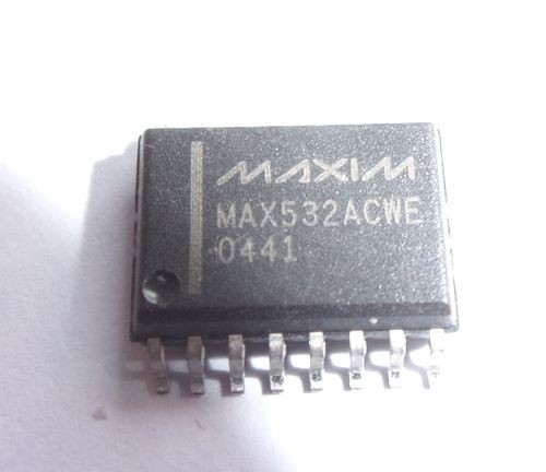 Max532acwe convertisseur - x,