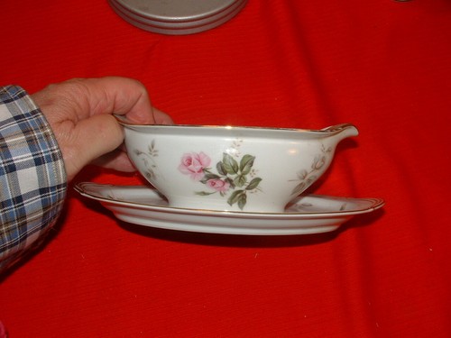 Noritake priscilla gravy - ,