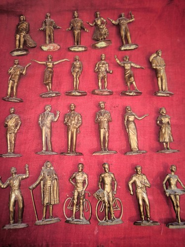 Mokalux lot figurines - lot,