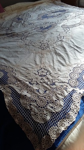 Ancienne grande nappe couvre - ancienne,