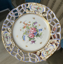 Belle Assiette en porcelaine