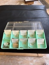 Boîte De Pièces Pour Montres