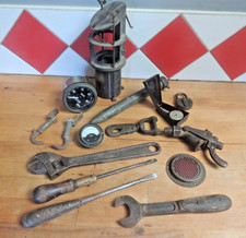 LOT WW2 US ET AUTRE OUTIL OUTILLAGE BORD VEHICULE JEEP DODGE GMC ....