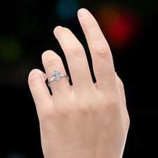 Bague de fiançailles coupe