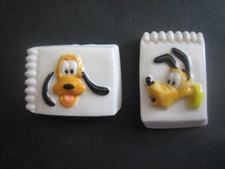 Lot 2 Fève en porcelaine