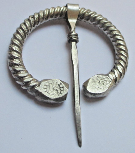 Ancienne grande fibule - ancienne,