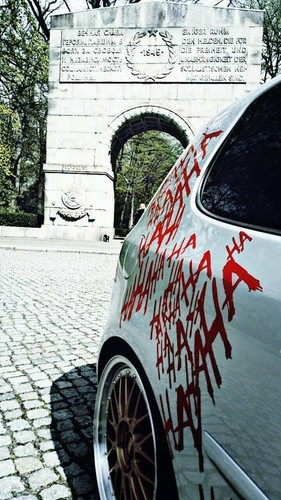 Inscription hahaha grand - "hahaha",