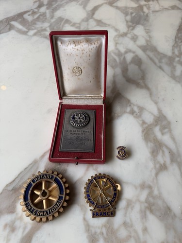 Lot insignes rotary club - insignes,