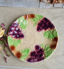 ANCIENNE ASSIETTE BARBOTINE DECOR DE RAISINS