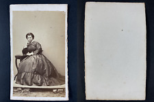 Femme en pose, studio monté en extérieur ! Vintage cdv albumen print Tirage 