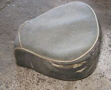 * pouf selle scooter vespa