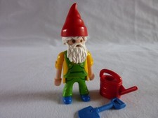 PLAYMOBIL NAIN AVEC ARROSOIR ET PELLE PERSONNAGE