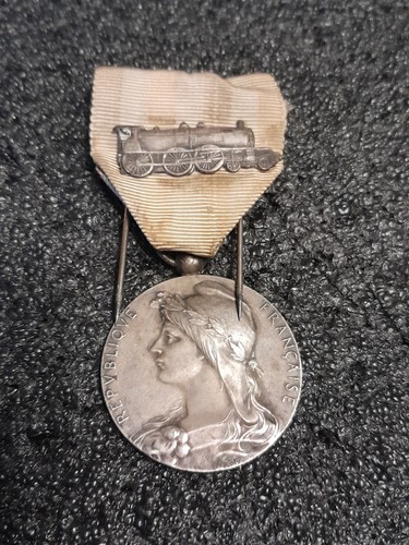 Ancien insigne médaille - ancien,