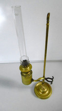 ancienne lampe a petrole a