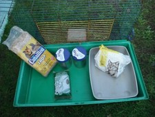 GRANDE CAGE A LAPIN + KIT BAC  LITIERE + BIBERON + GRANULES + FOIN