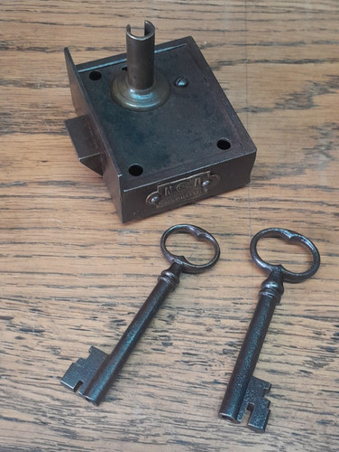Ancienne serrure borgne avec - ancienne,