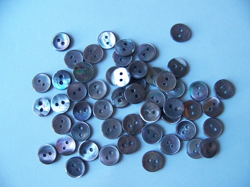 Anciens boutons nacre gris - boutons,