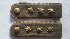 Paire de Patte d'épaule Capitaine Hongrie Officier armée étoiles fourreau galon