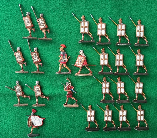 Figurines plates étain - en,