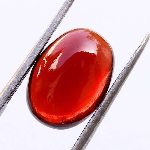 Cabochon grenat rouge naturel