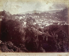 INDE DARJEELING Circa 1880  Vue de Darjeeling , Bengale occidental - albuminé