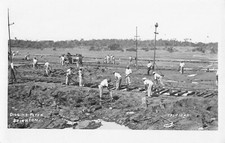 CPA ANTILLES TRINIDAD CARTE PHOTO DIGGING PITCH BRIGHTON CONSTRUCTION TRAIN