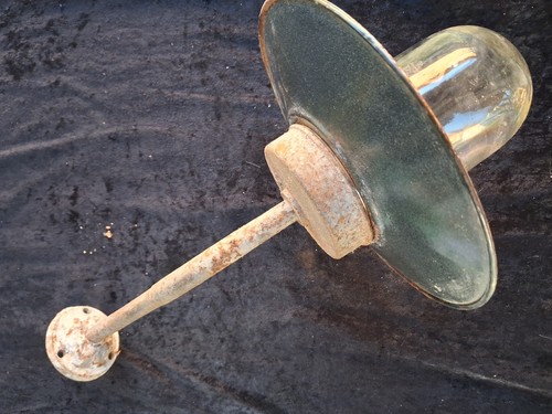 Ancienne lampe cour - 1,
