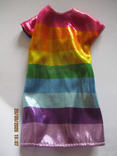 Tenue pour poupée  "Barbie, Fashionistas #90  " ( 293 )