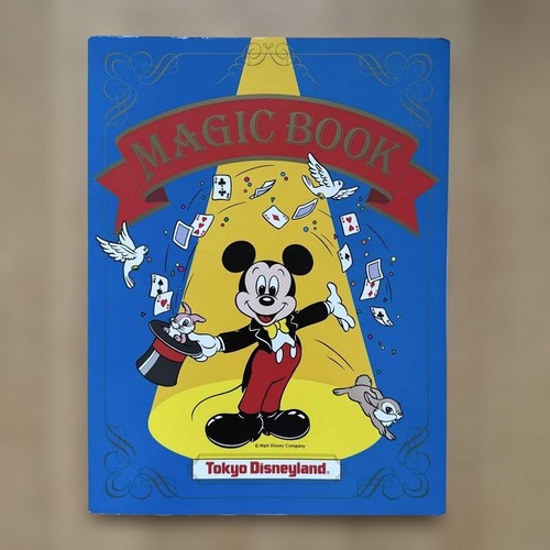 Disney magic book - magic,
