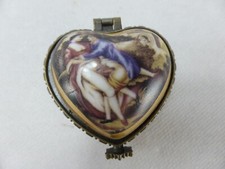 5 - Tabatière érotique