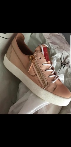 Baskets femme authentiques