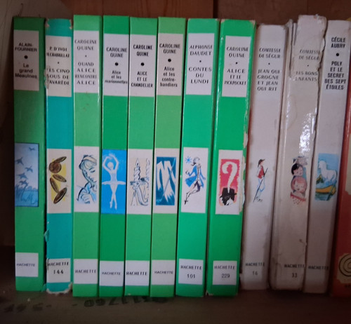 Lot livres hachette - 11,