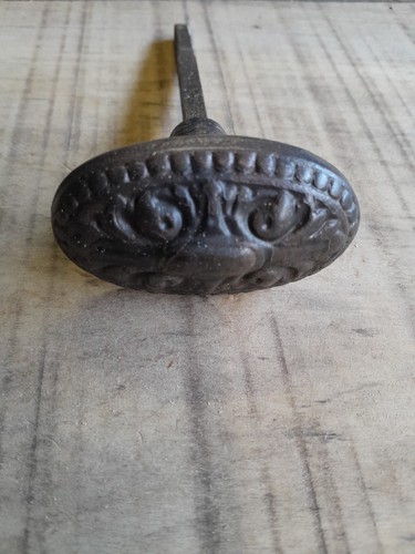 Ancien bouton porte - porte, en