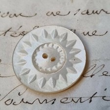 Bouton Ancien en Nacre