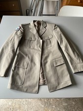 Veste militaire, tenue de