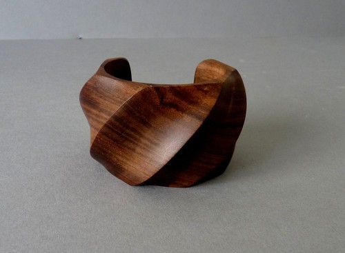 Magnifique bracelet manchette