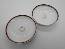 PAIRE DE  SOUS TASSE BLANCHE & BORDEAUX EN PORCELAINE DE PARIS XIX ème