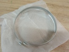 UN ENTOURAGE DE FEU PHARE