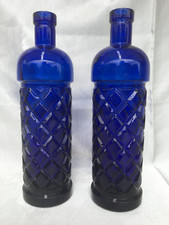 2  BOUTEILLES EN VERRE ÉPAIS BLEU COBALT DE CONCEPTION DE DIAMANTS  VINTAGE