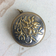 Boite à Pilules Pendentif Métal 1900 - Fleur d'Edelweiss