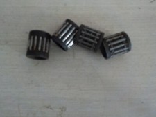 LOT CAGES A AIGUILLES DE PISTON PEUGEOT 103.